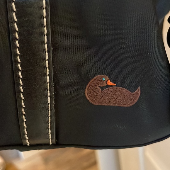 Dooney & Bourke spacious shoulder bag - Picture 5 of 5